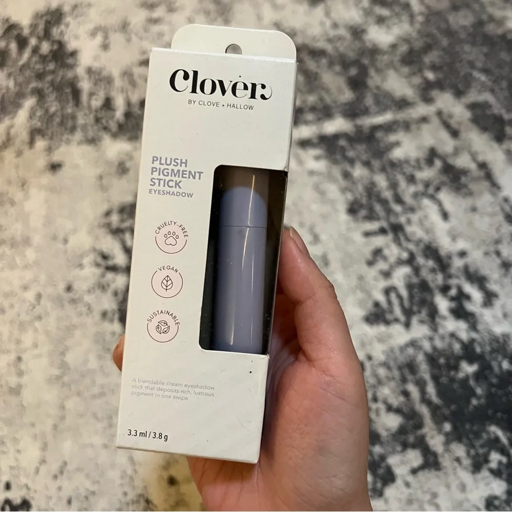Clover by Clove + Hallow Plush Pigment Stick Eyeshadow Showstopper